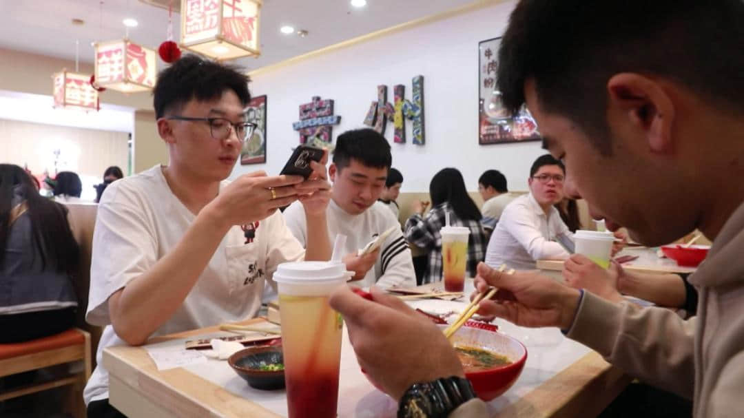 ✨一口酸汤魂穿贵州!非遗「黔美人酸汤牛肉粉」让我嗦到停不下来!🌿