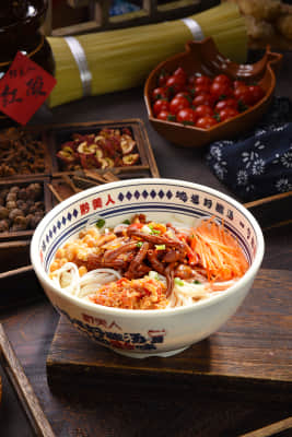 贵州酸汤鲜烫牛肉粉