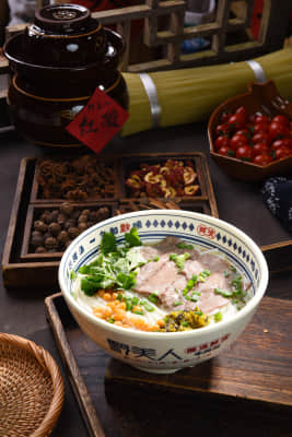 贵州酸汤鲜烫牛肉粉